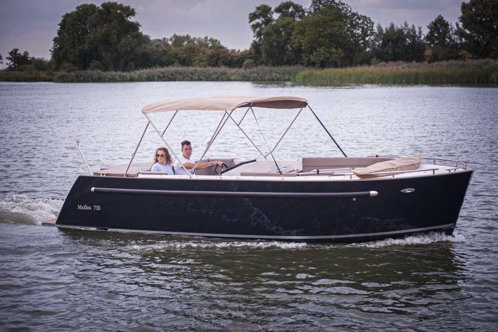 Maxima 730 Tender biminitop