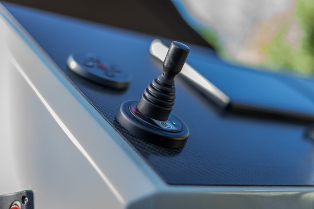 Maxima 740 tender sloep boegschroef