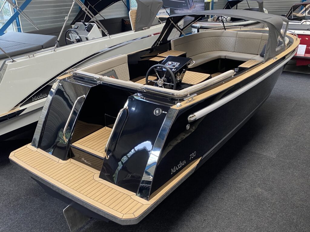 Maxima 730I tender met prettige in -en uitloop, te koop bij Brinks Watersport
