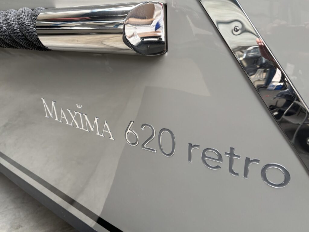 Maxima 620 Retro MC logo romp