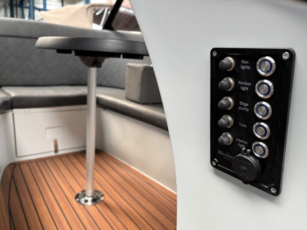 Maxima 630 Tender showroom bedieningspaneel