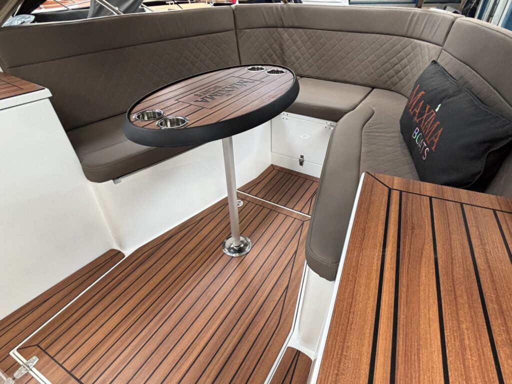 Maxima 640 Tender Rondzit kuip