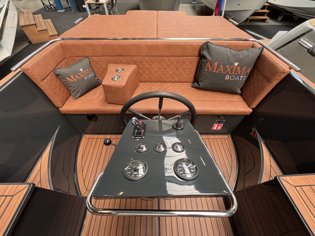 Maxima 730 Tender stuurstand