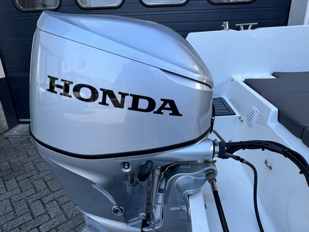Tridente 19S met 40 pk Honda