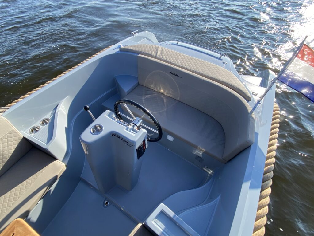 Topcraft 565 Tender varend vaarpositie