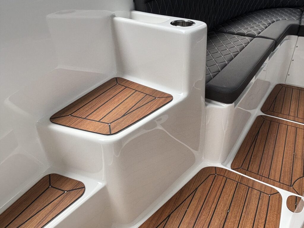 topcraft 627 tender treden